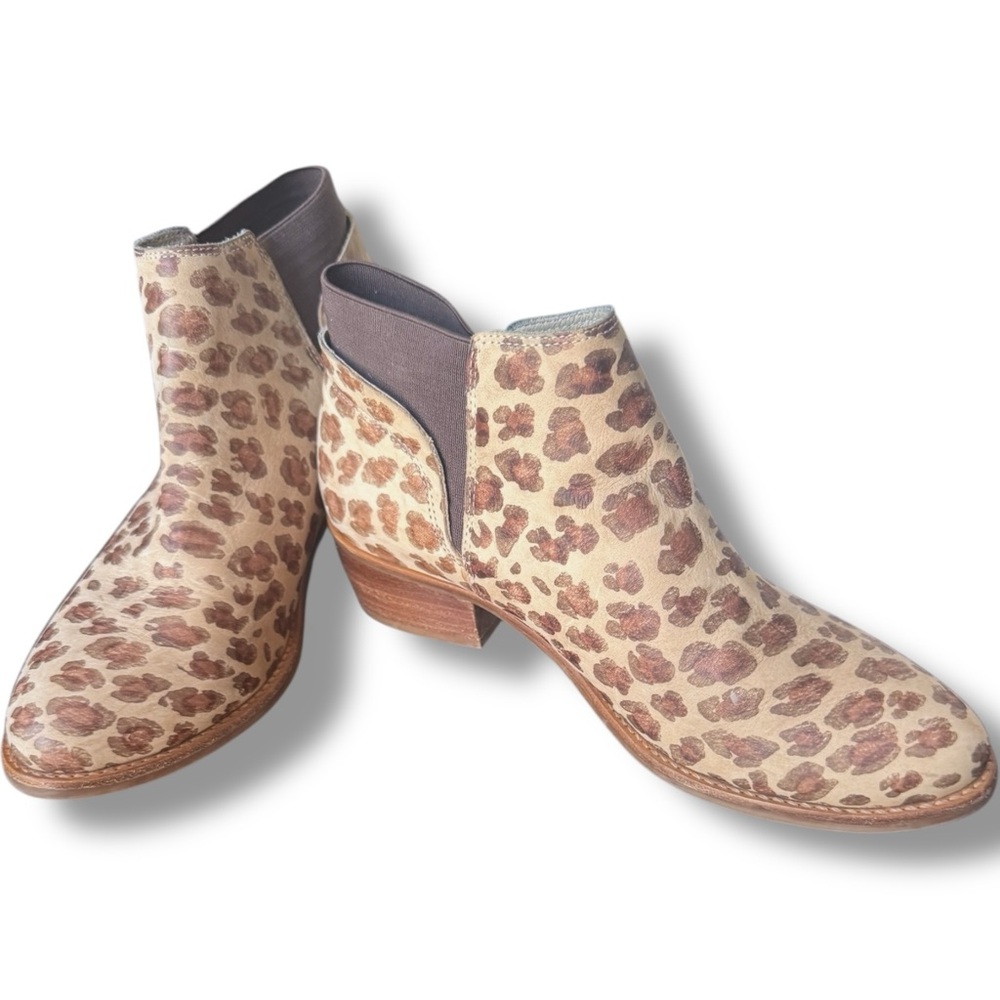 Matisse Pre-owned animal print ankle boots faux leather size 6.5